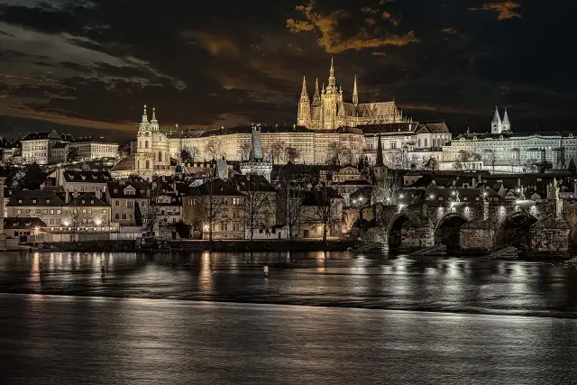 Ile kosztuje nocleg w Czechach? Przewodnik po cenach i oszczędnościach
