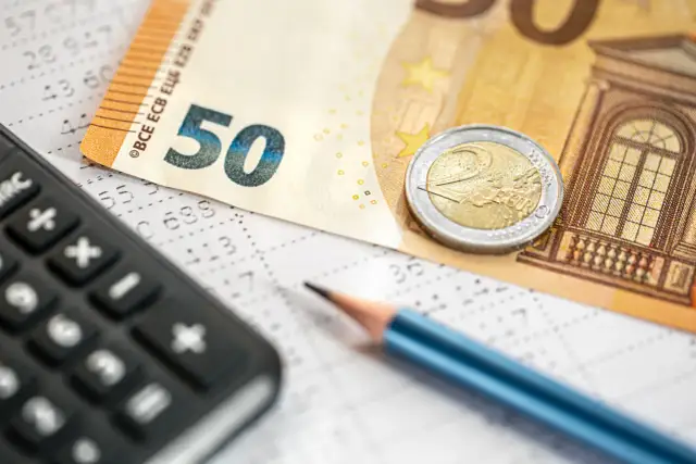 Chwilówki: Jak wybrać bezpieczną i nie dać się oszukać?