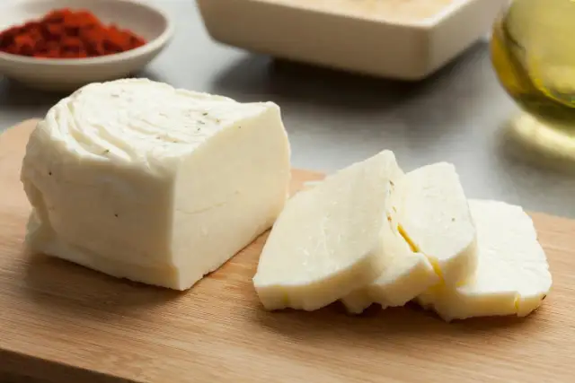 Czy halloumi jest zdrowy? Odkryj korzyści i zagrożenia dla zdrowia