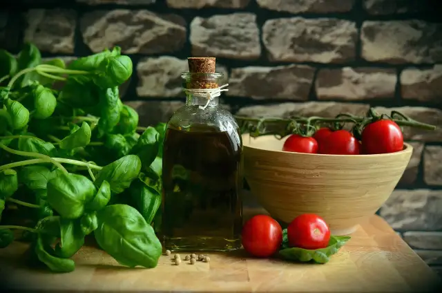 Jaka oliwa do pizzy? Odkryj najlepsze oliwy, które zmienią smak