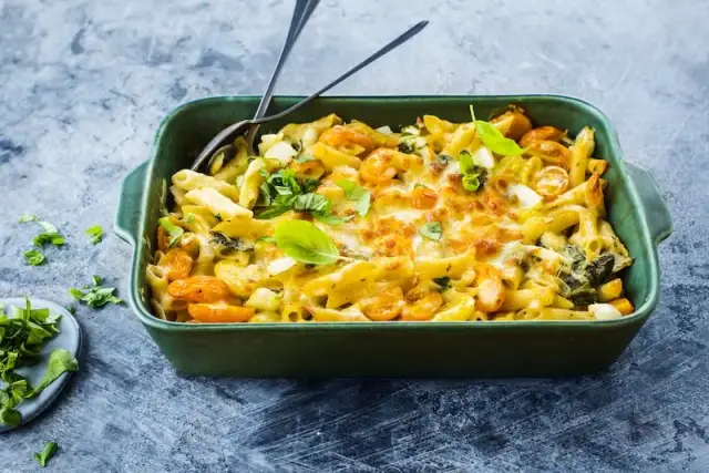 Penne al forno: łatwy przepis na pyszną zapiekankę makaronową