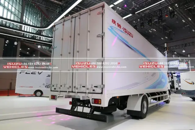 Ciężarówka do 12 ton: Jak wybrać optymalny model dla firmy?