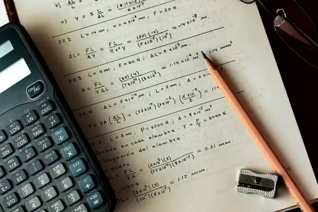 Co oznacza wykrzyknik w matematyce? Zrozum silnię i jej zastosowania