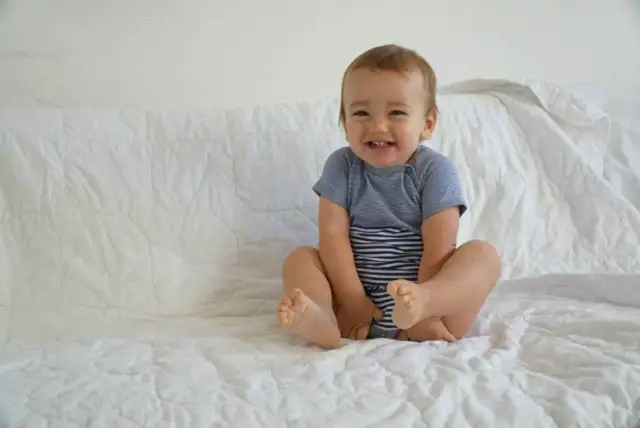 Baby T-Shirts: Material, Größe & Trends für 2025 | Ratgeber