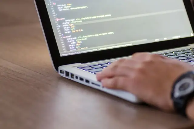 Centrowanie tekstu i elementów w HTML/CSS: Opanuj to raz na zawsze!