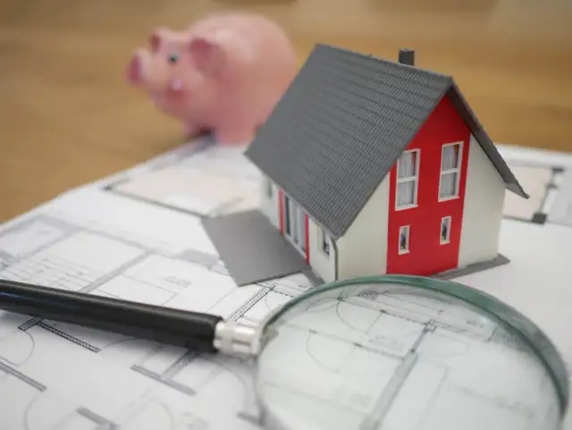 Ile kosztuje postawienie domu szkieletowego? Zaskakujące ceny i czynniki wpływające na koszty