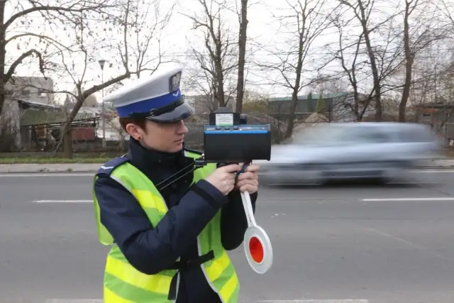 Jak bezpiecznie sprawdzić gdzie stoi policja - najlepsze legalne sposoby