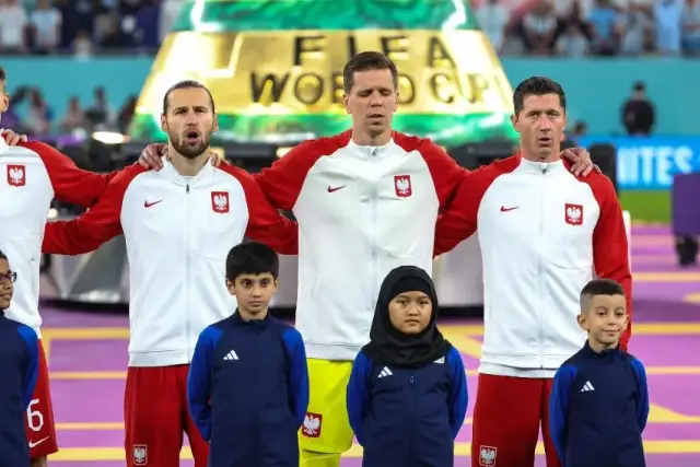 Ile dostaje piłkarz za mecz w reprezentacji? Zaskakujące kwoty i nagrody