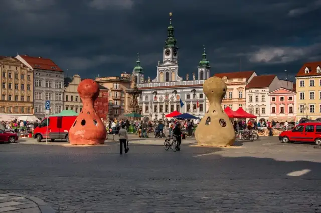 Czeskie Budziejowice: Przewodnik po atrakcjach i piwnych sekretach