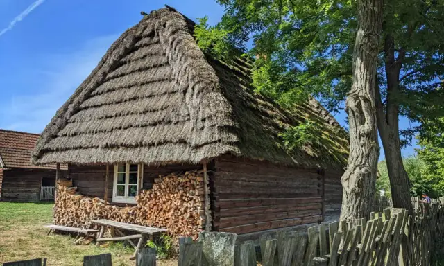 Skansen Kolbuszowa – odkryj fascynującą kulturę ludową i atrakcje