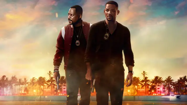 Will Smith i Martin Lawrence, gotowi do akcji, z pistoletami w dłoniach. To są bad boys for life, w Miami o zachodzie słońca.