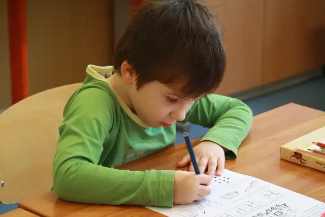Zajęcia rewalidacyjne dla ucznia z upośledzeniem w stopniu lekkim - skuteczne metody wsparcia