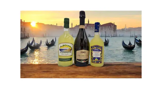 Weneckie gondole i zachód słońca tworzą tło dla butelek limoncello i prosecco, idealnych na orzeźwiający limoncello spritz.