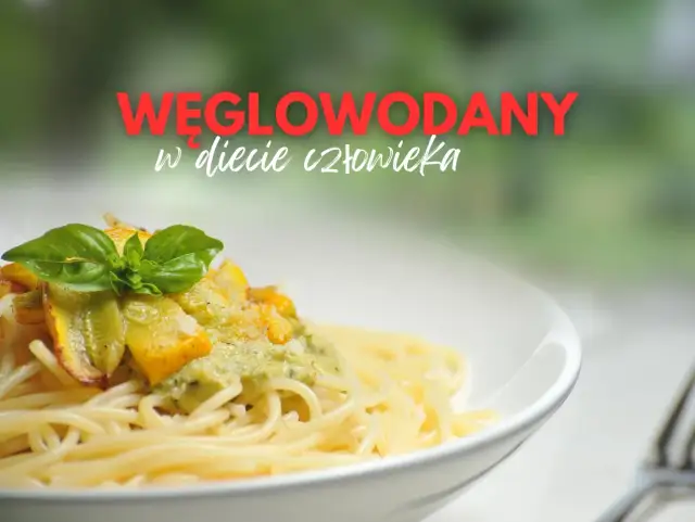 Pyszne spaghetti z sosem pesto i warzywami. Węglowodany to podstawa zdrowej diety, dostarczają energii na cały dzień.