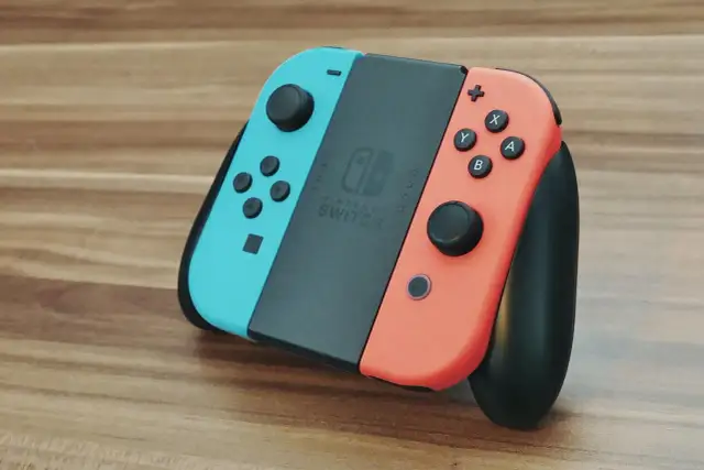 Joy-Cony do Nintendo Switch. Dowiedz się, jak zresetować Nintendo Switch, gdy napotkasz problemy.