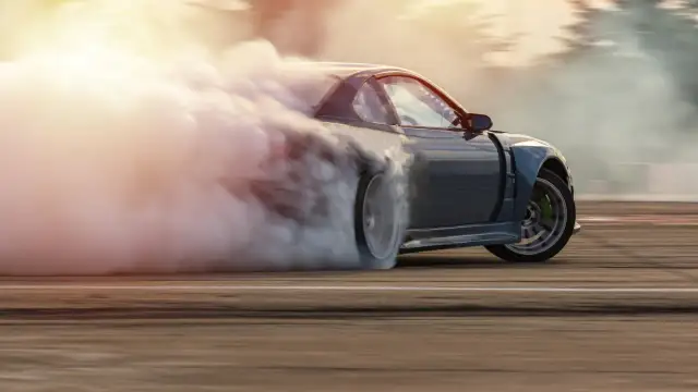 Jak adrenalina motoryzacji spotyka emocje platform rozrywkowych online