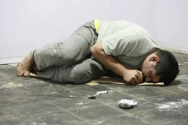 Czy branie narkotyków to grzech? Moralne dylematy i konsekwencje
