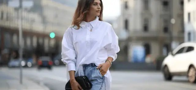 Biała koszula oversize: stylizacje, porady i inspiracje
