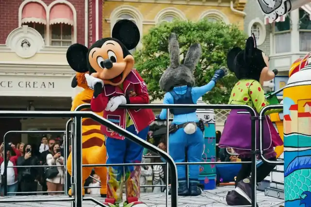 Disneyland Paris 2025 : Attractions incontournables et astuces gain de temps