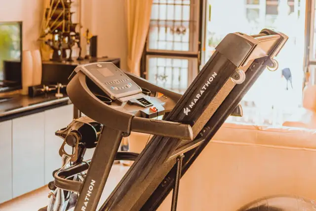 Gotowy do treningu na bieżni? Ten sprzęt MARATHON czeka na Ciebie w domowej siłowni.