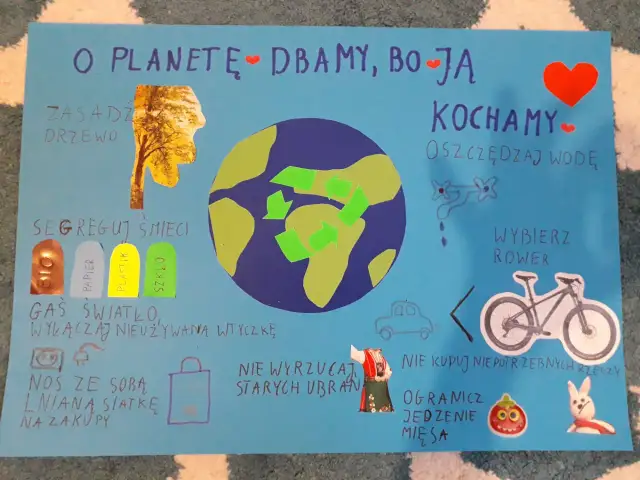 Plakat "Jak chronić środowisko" pokazuje, jak dbać o planetę: segreguj śmieci, oszczędzaj wodę, wybieraj rower.