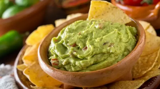 Jak zrobić guacamole? Prosty przepis i sekrety idealnego smaku