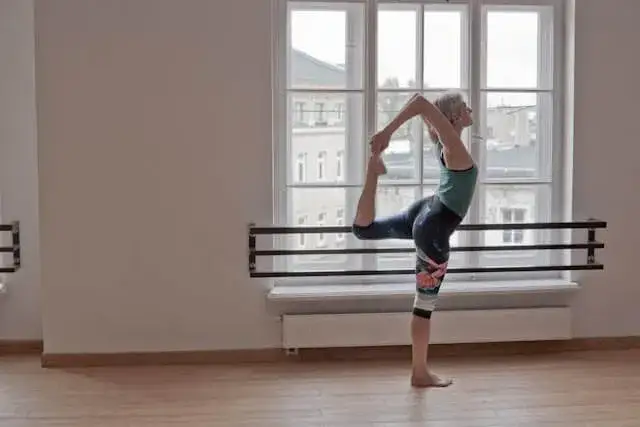Joga czy pilates: Która forma aktywności przyniesie lepsze efekty?