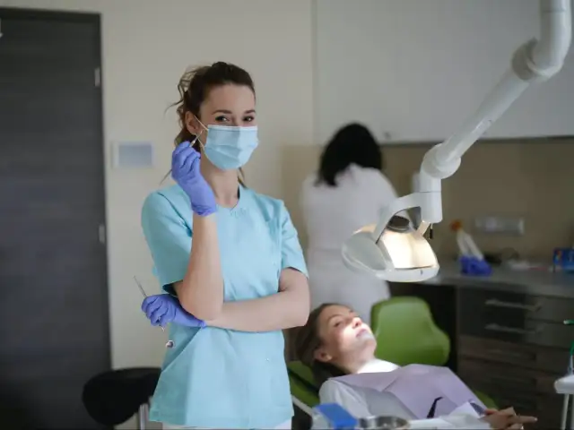 Dentysta może wystawić L4? Sprawdź, kiedy i jak to działa
