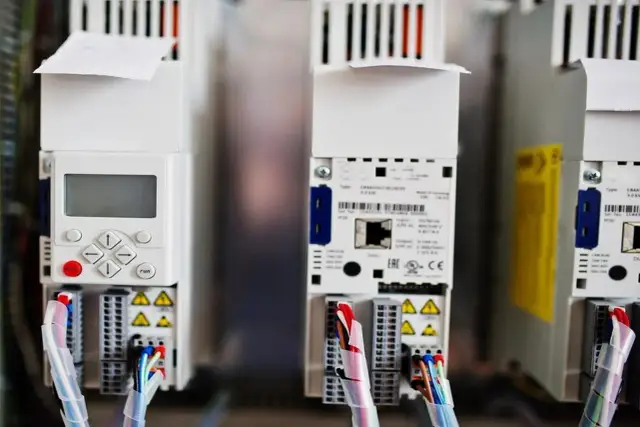 Co oznacza alarm na falowniku i jak uniknąć problemów?