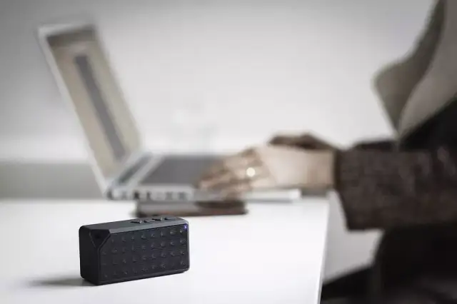Jak podłączyć głośnik Bluetooth do laptopa? Krok po kroku i naprawa
