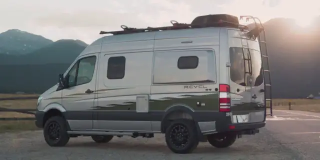 Jaki bus na kampera? Wybierz idealny model i uniknij pułapek!