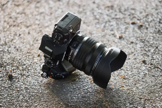 Najlepsze obiektywy do olympus om-d e-m10 mark iii, które poprawią twoje zdjęcia
