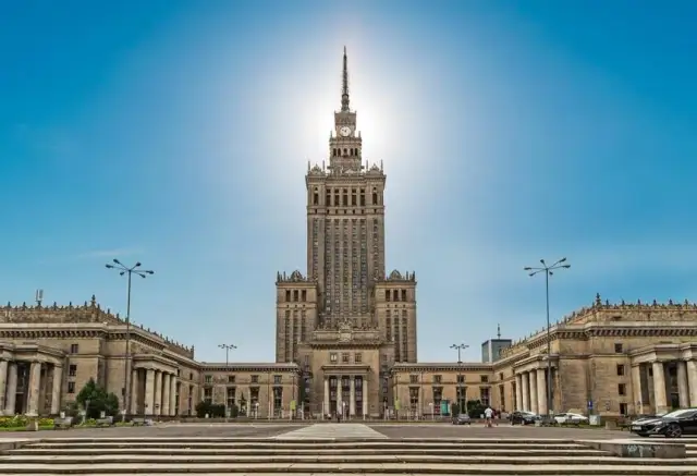 12 fascynujących ciekawostek o Pałacu Kultury i Nauki, które cię zaskoczą