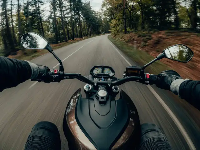 Bieszczady na motocykl: Odkryj najlepsze trasy i porady!