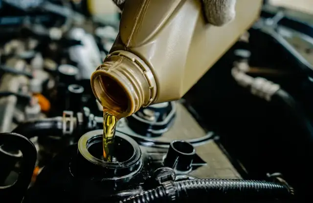 Jaki olej 0W-20 do Toyoty? Najlepsze wybory dla Twojego auta