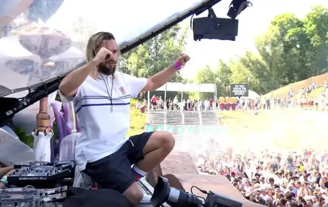Ile zarabia DJ na Tomorrowland? Zaskakujące stawki i czynniki wpływające na wynagrodzenie