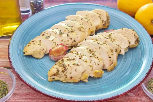 Pechuga de pollo al horno jugosa - Claves para que no quede seca