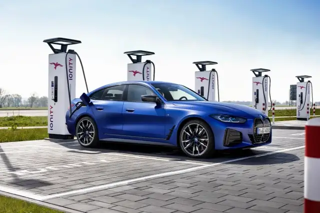 BMW i4 M50 - moc, zasięg i funkcje, które zmieniają zasady gry