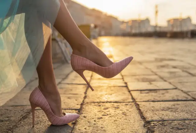 Wygodne obcasy na co dzień: Elegancja bez bólu - Poradnik