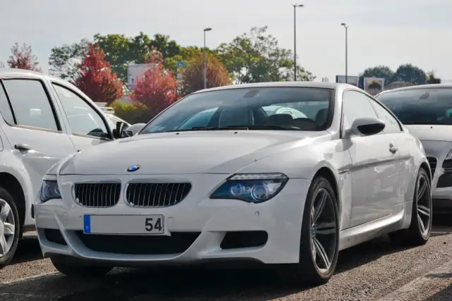 BMW E63 M6: Dane techniczne i osiągi sportowego coupé