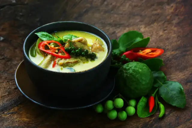 Zielona pasta curry: Do czego użyć? Przepisy i sekrety!