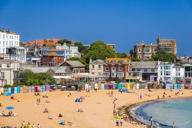Stations balnéaires Angleterre : Guide & Charme Inattendu