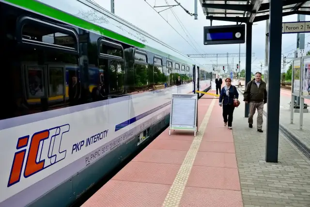 Dojazd do Szczecina: Samochód, pociąg, autobus, samolot co wybrać?