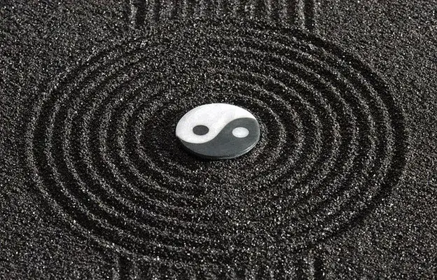 Co oznacza symbol yin yang? Zrozumienie równowagi i dualizmu