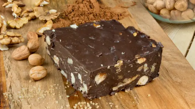 Blok czekoladowy z PRL: przepis na smak dzieciństwa krok po kroku