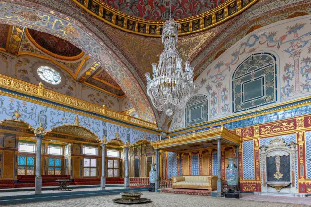 Atrakcja pałacu Topkapi: co musisz zobaczyć w Stambule