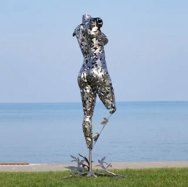 Große Metallskulpturen: Finden, Planen & Pflegen | Ihr Guide