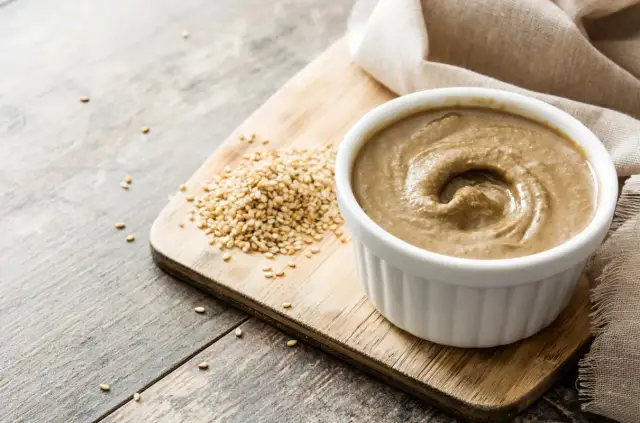 Jak zrobić tahini w domu? Prosty przepis na idealną pastę