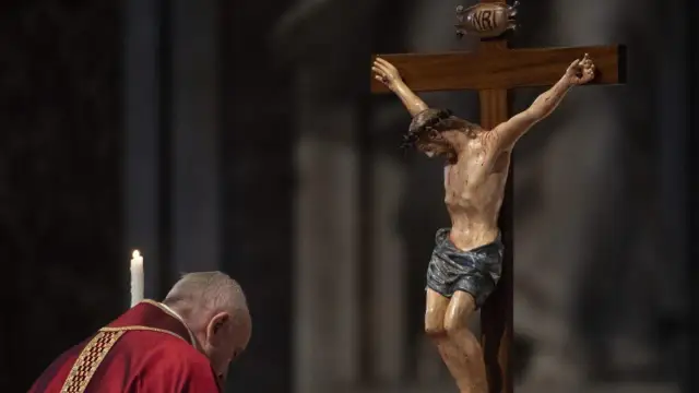 Wielki Piątek jak wygląda msza - co musisz wiedzieć o liturgii
