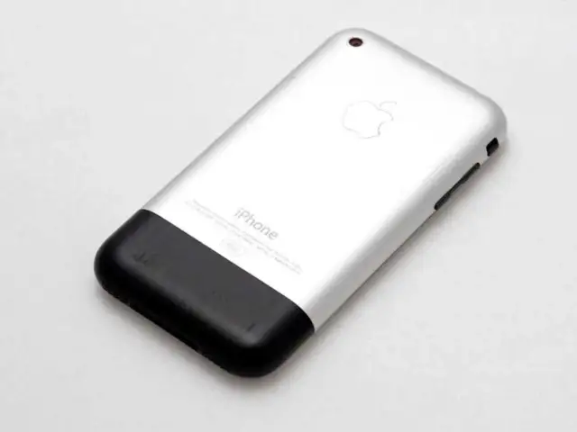 Jaki był pierwszy iPhone i dlaczego zmienił świat smartfonów?